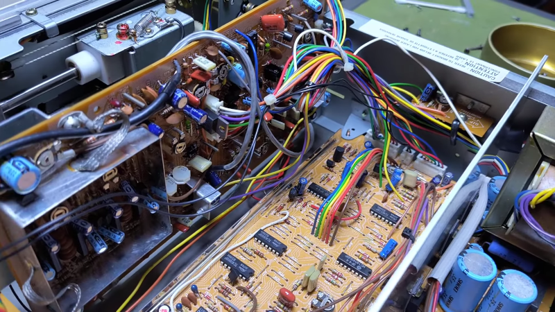 Early CD Player Teardown | Hackaday