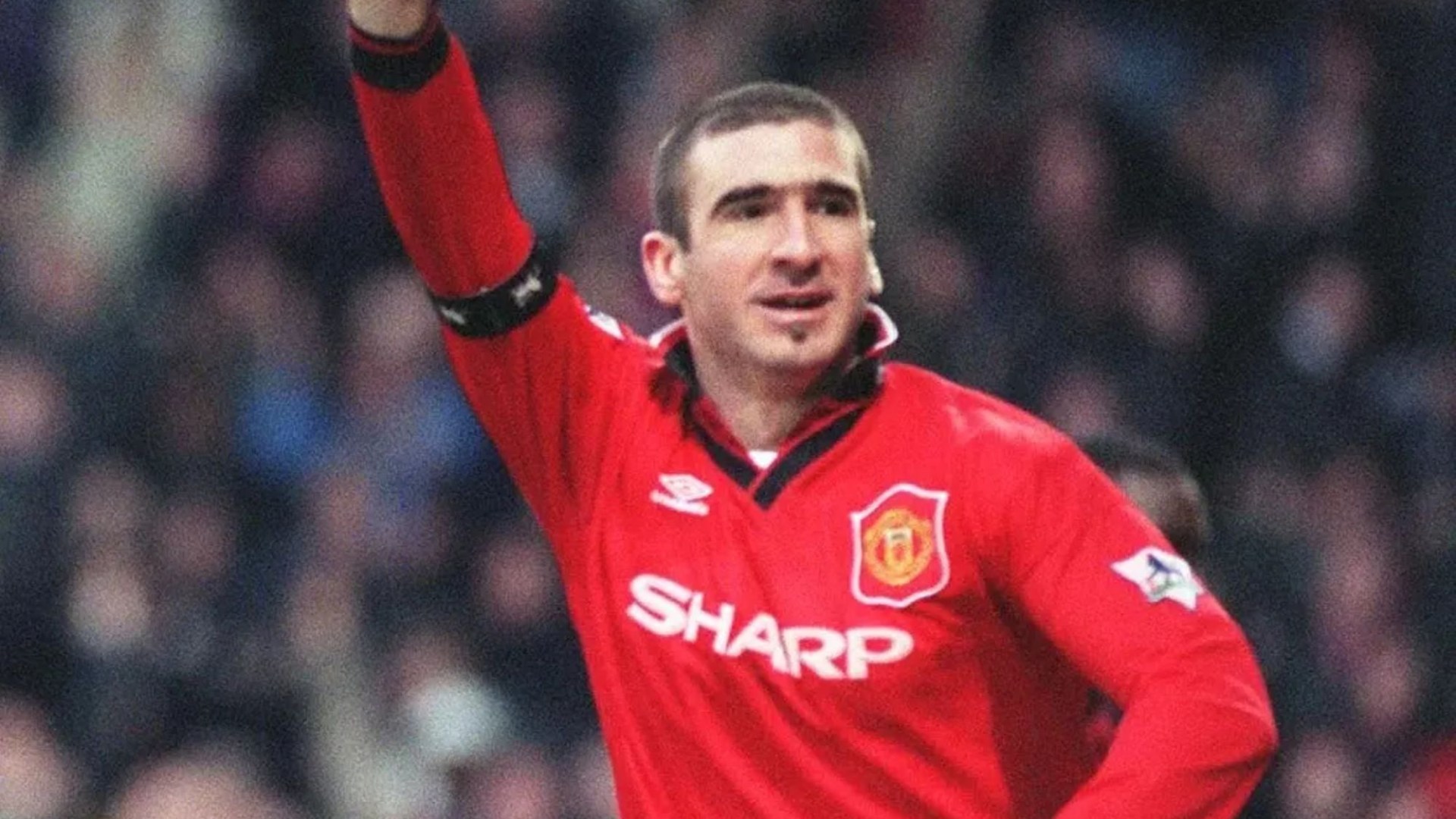 Man Utd legend Eric Cantona performs at London concert as he continues his international tour