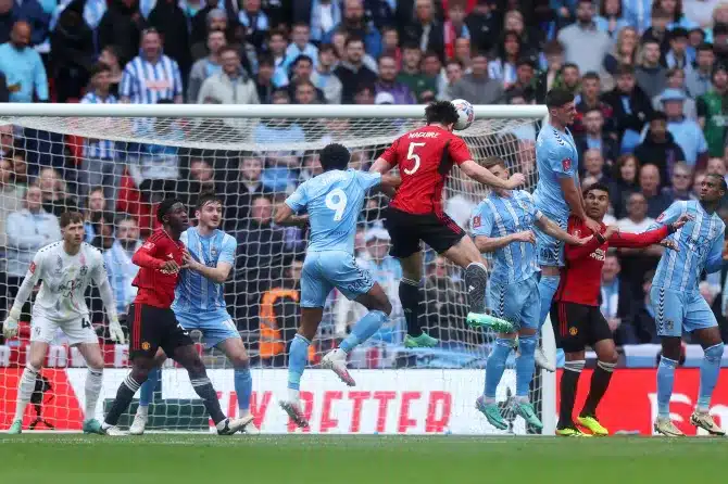 Manchester United survive Coventry scare to reach FA Cup final