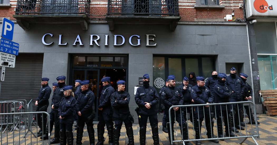 Mayor Orders Police to Interrupt Conservative Conference in Brussels