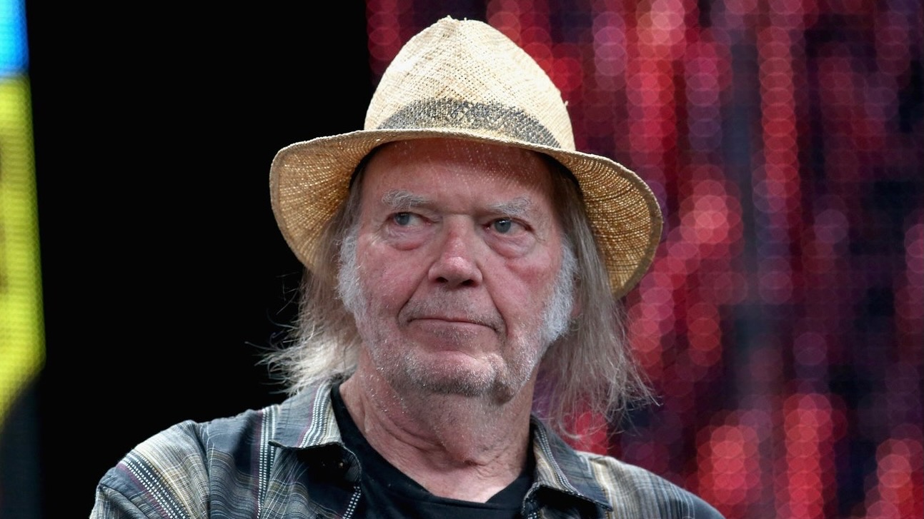 Neil Young + Crazy Horse Unveil New Album FUIN’ UP Stream PerksNow