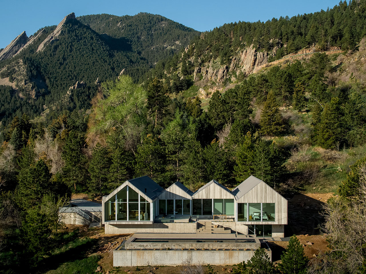 A Modern Colorado Mountain House Inspired by Nordic Cabins