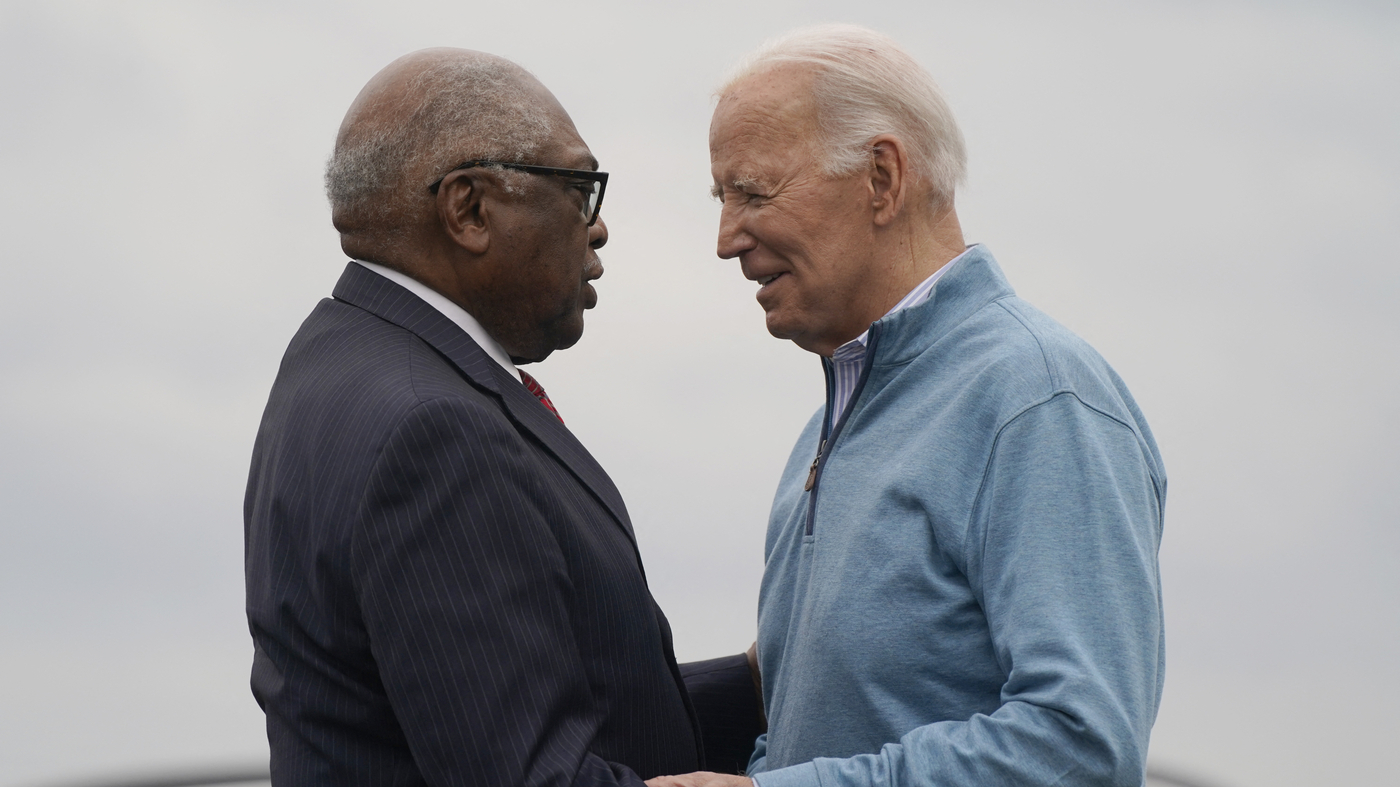 Biden is giving the Medal of Freedom to a big group of Democrats : NPR