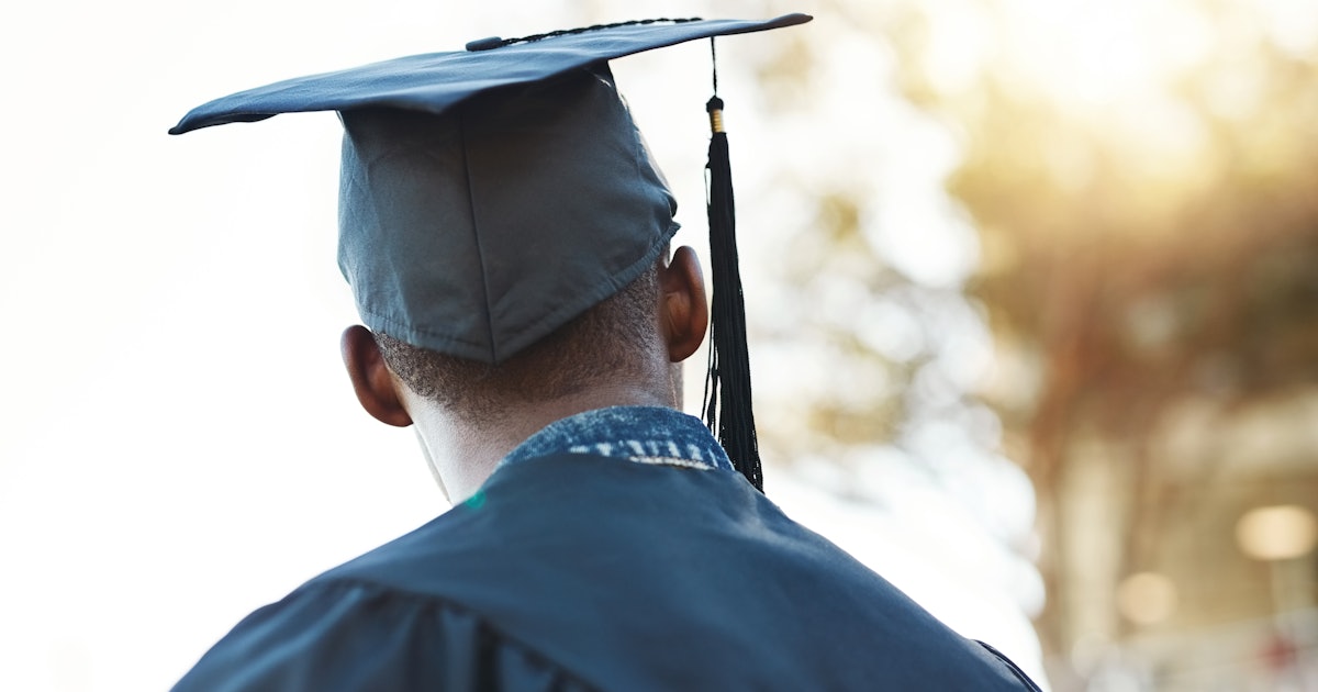 Dad Skips Son’s Graduation To Attend Stepdaughter’s Award Ceremony