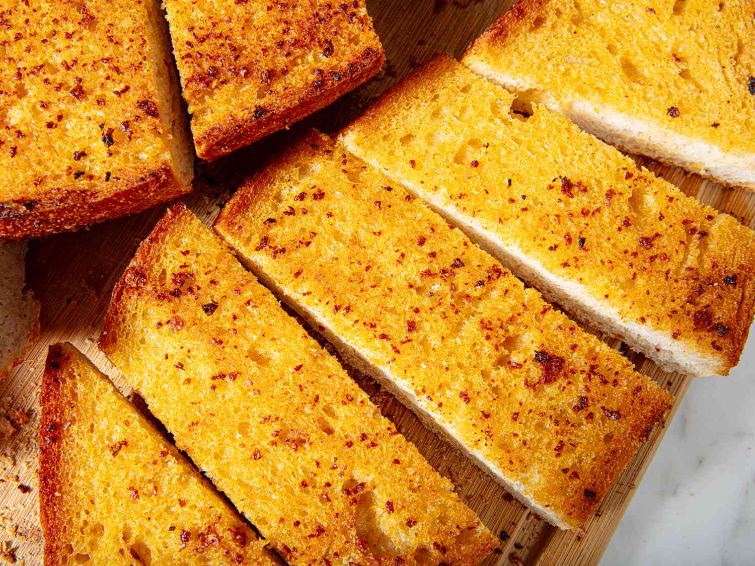 Easy Weeknight Garlic Bread Recipe