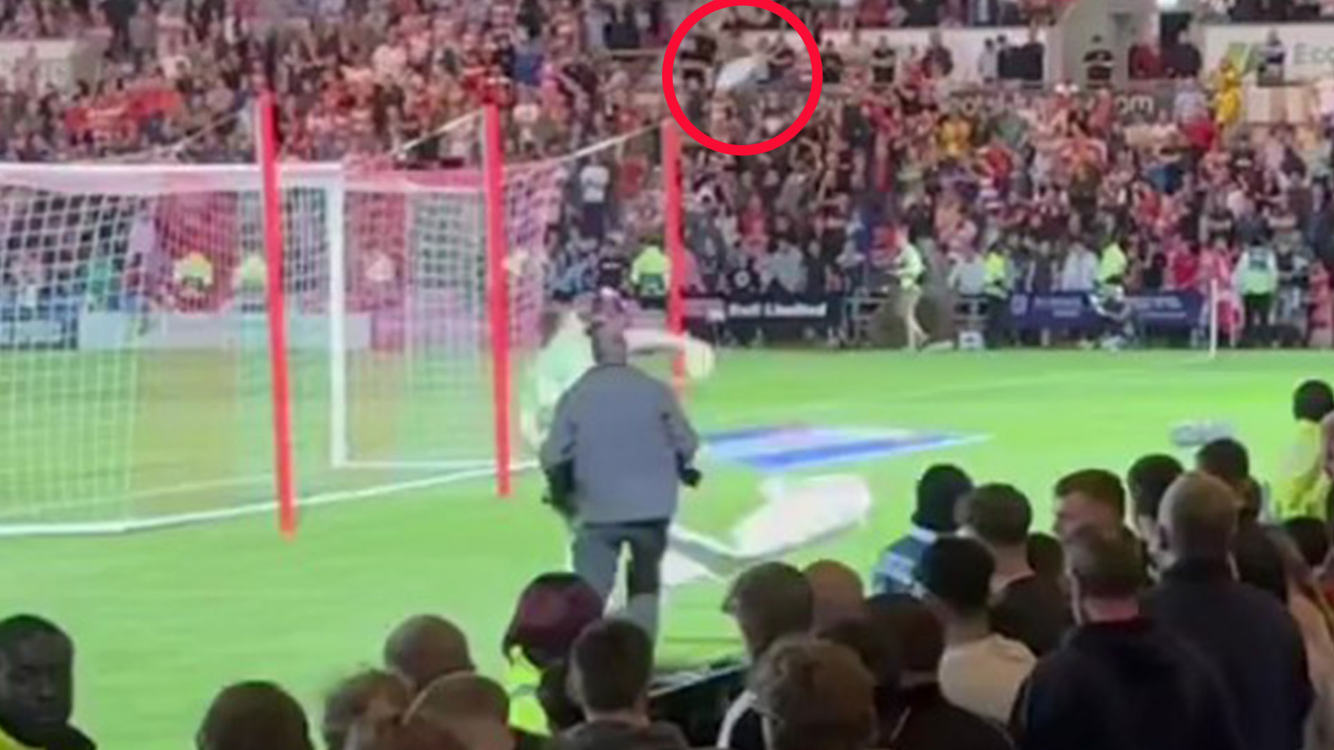 Fans spot what EFL keeper did to rival’s water bottle in epic s***housery that would ‘make Emi Martinez proud’