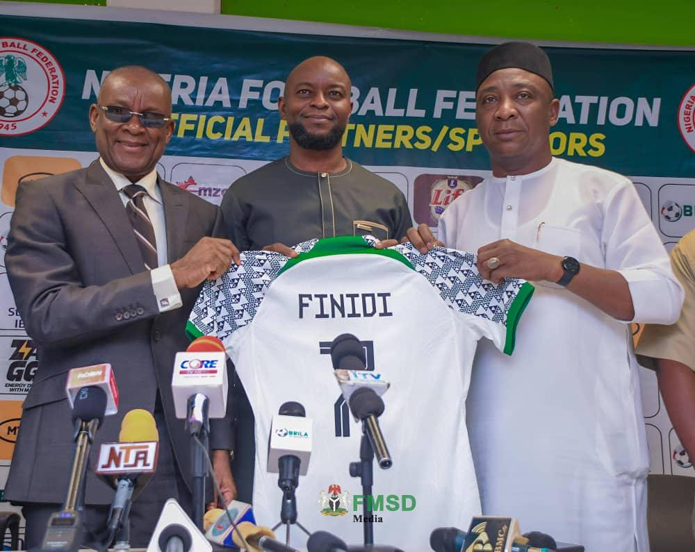 Finidi speaks on Super Eagles’ contract