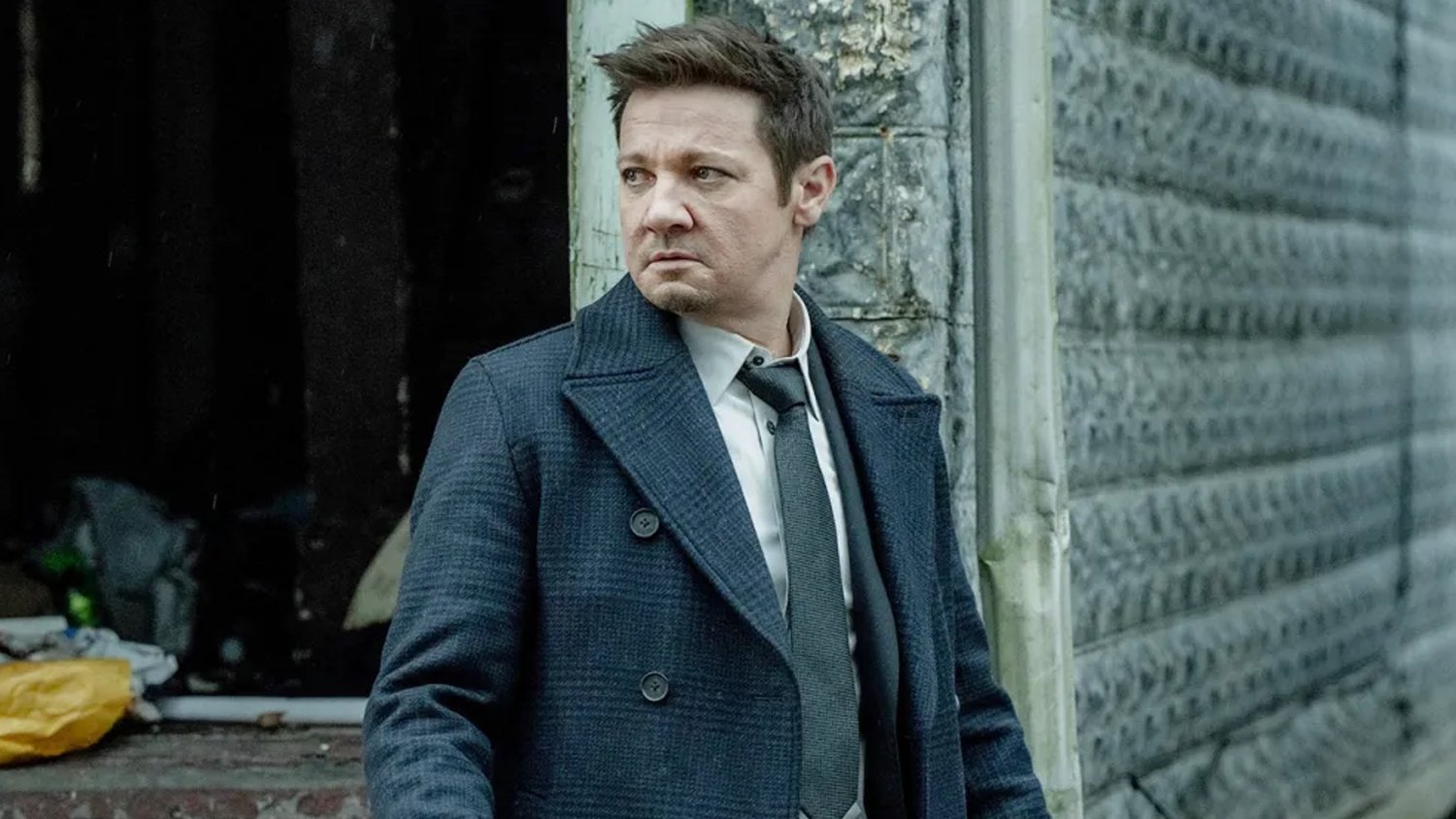 Jeremy Renner Fell Asleep in The Middle of Filming MAYOR OF KINGSTOWN After Being Overworked, but He Has New Abilities! — GeekTyrant