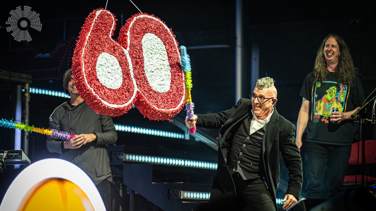 Maynard James Keenan Smashes “60” Piñata to End Sessanta Tour