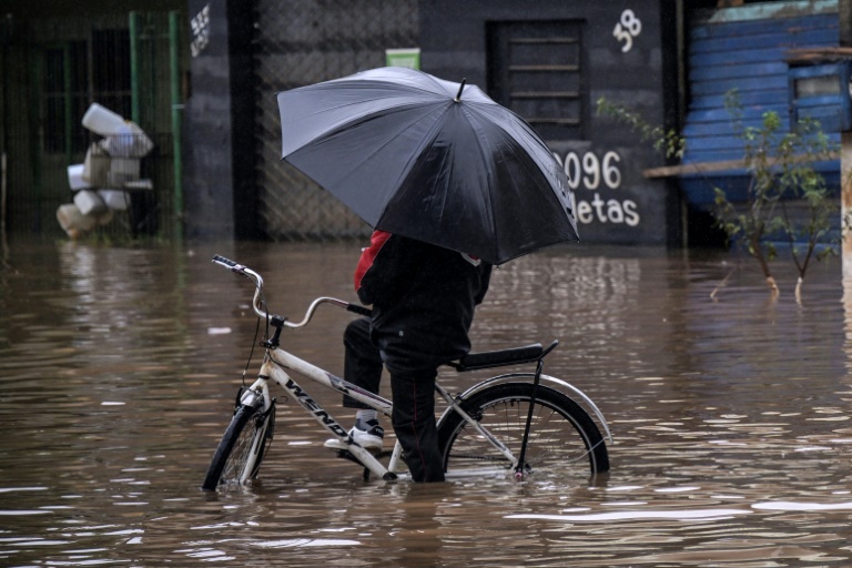 Rivers rise again as rain batters flood-hit south Brazil