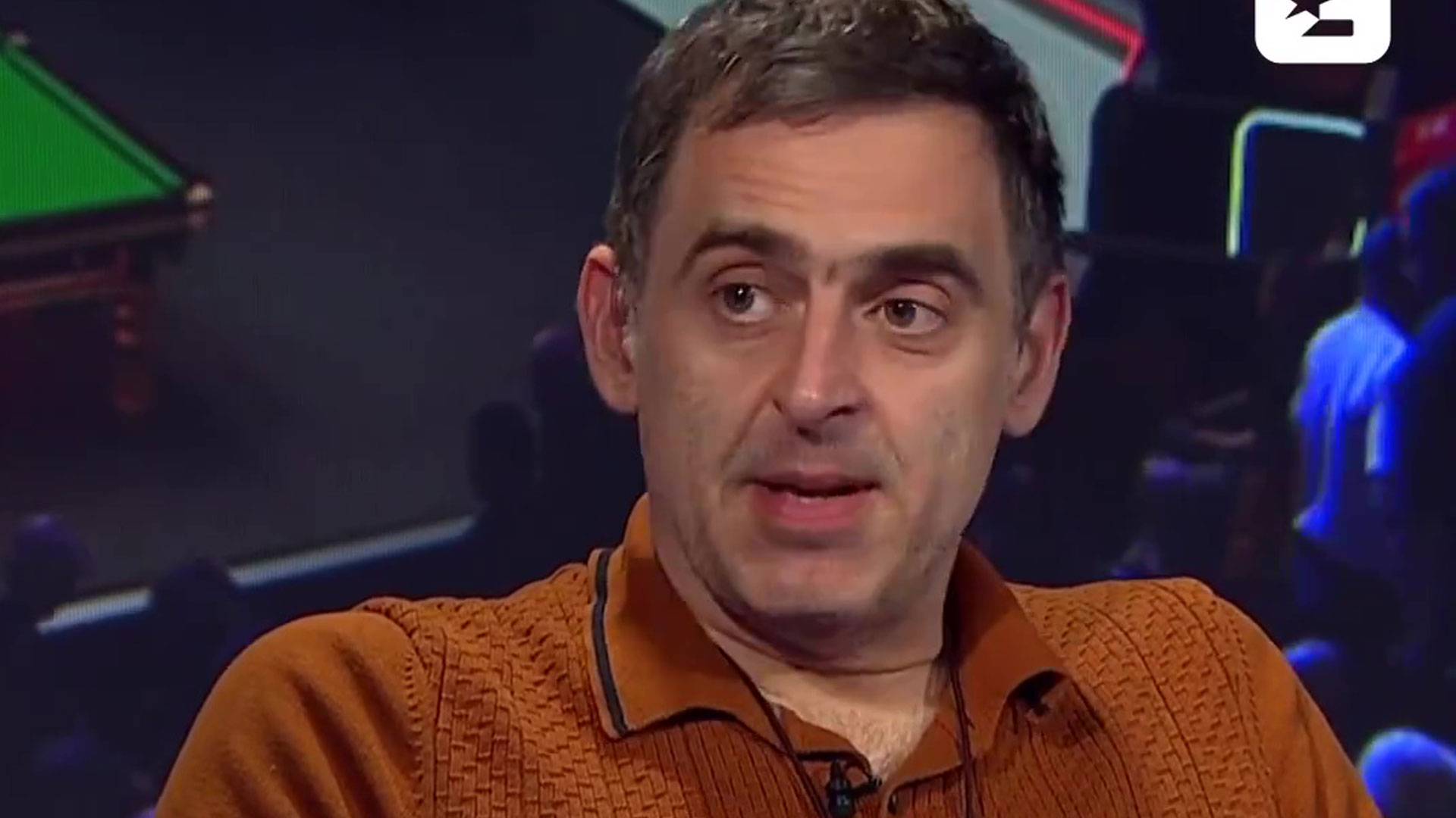 Ronnie O’Sullivan works as live TV pundit after World Snooker Championship exit but fans can’t look past wardrobe choice