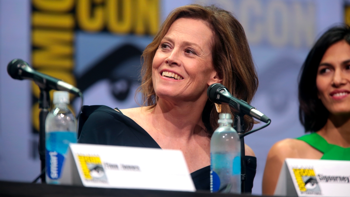 Sigourney Weaver Joins Cast of The Mandalorian & Grogu