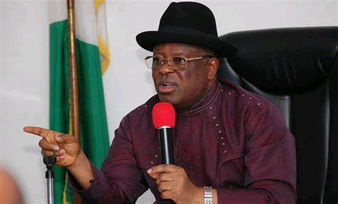 ‘I Need Interpreter For Your Phonetics’ — Umahi Mocks Journalist During Stakeholder Meeting (Video) – TheNGblog