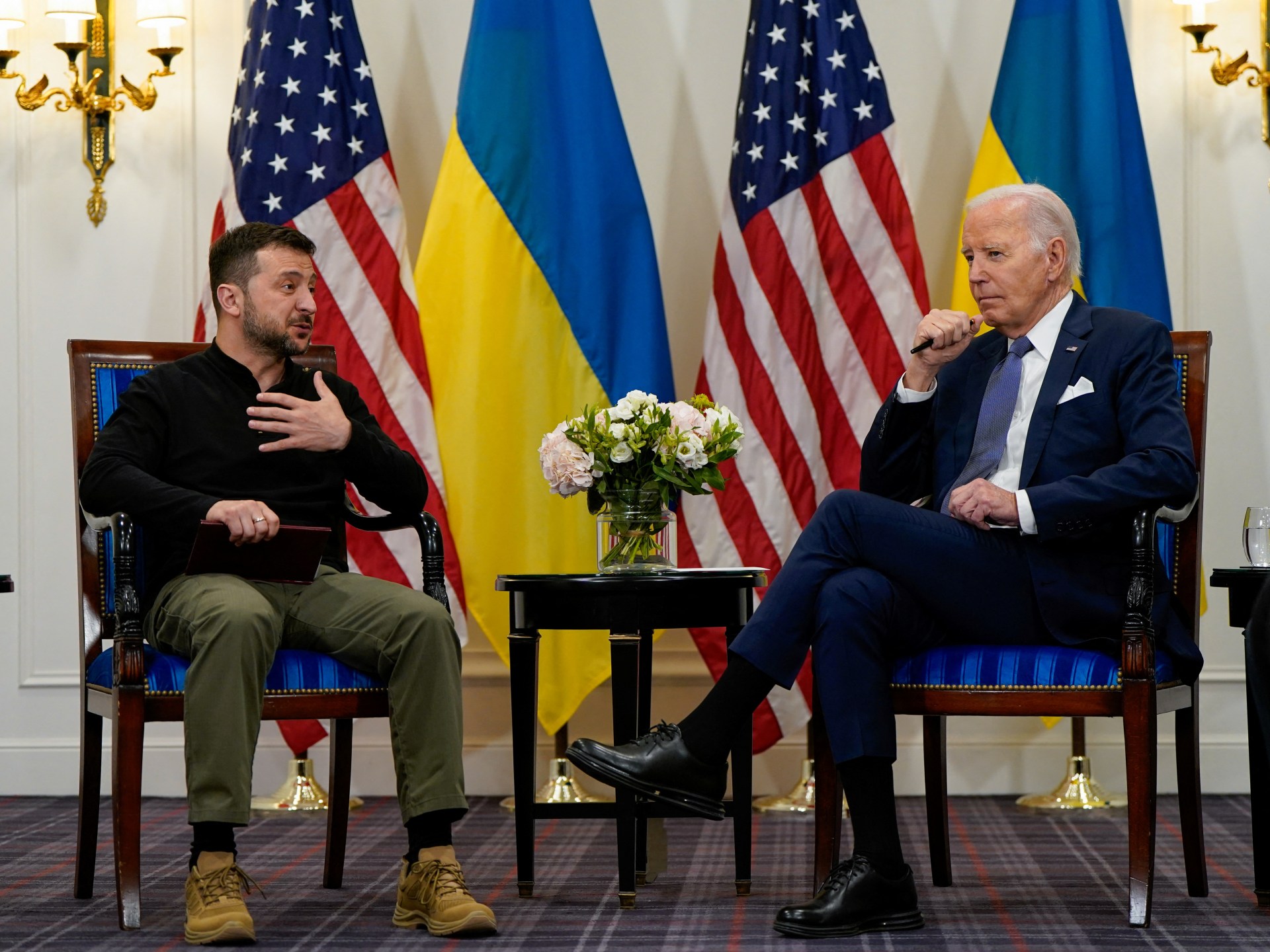 Biden apologises to Zelenskyy for aid delays, lauds Ukraine’s war efforts | Russia-Ukraine war News