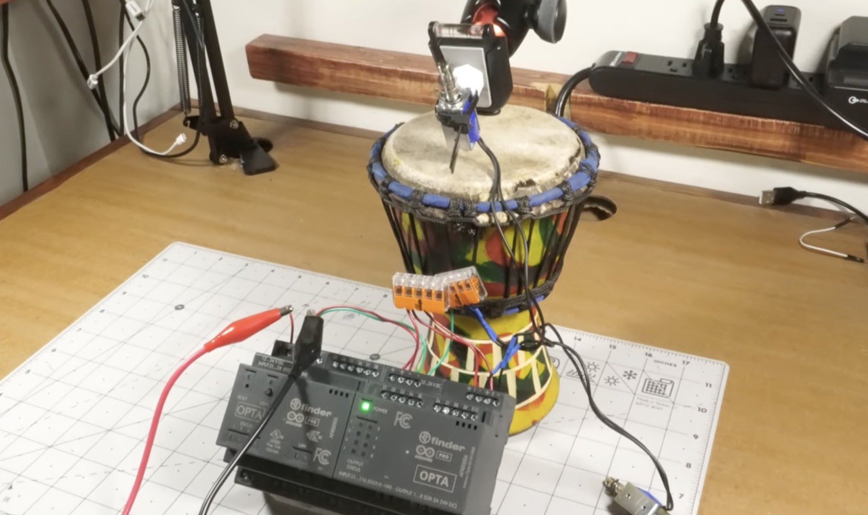 Controlling a drum machine with the Arduino Opta