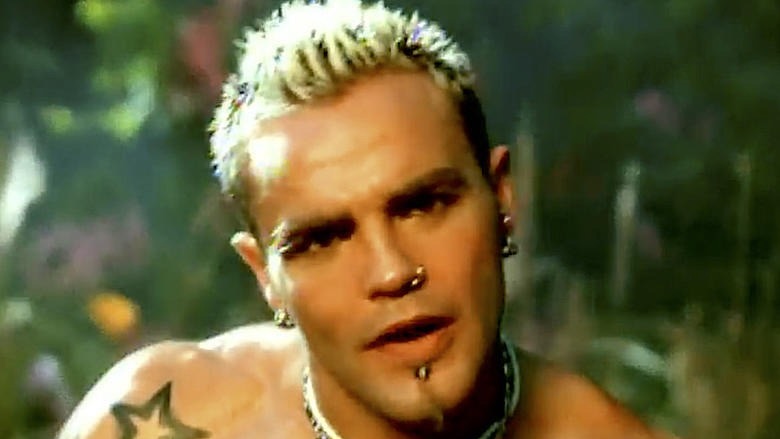 Crazy Town Frontman Shifty Shellshock Dead at 49