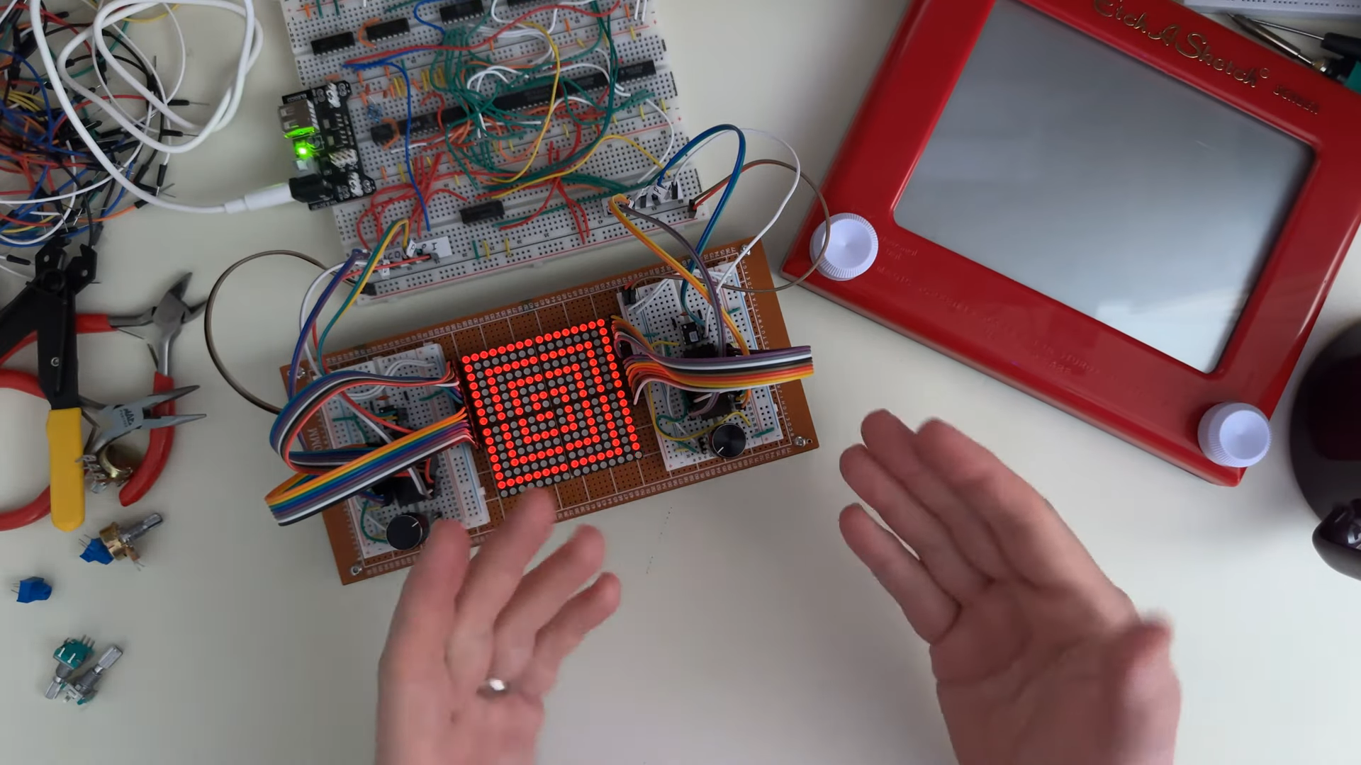 Electronic Etch-A-Sketch, No Microcontroller Required