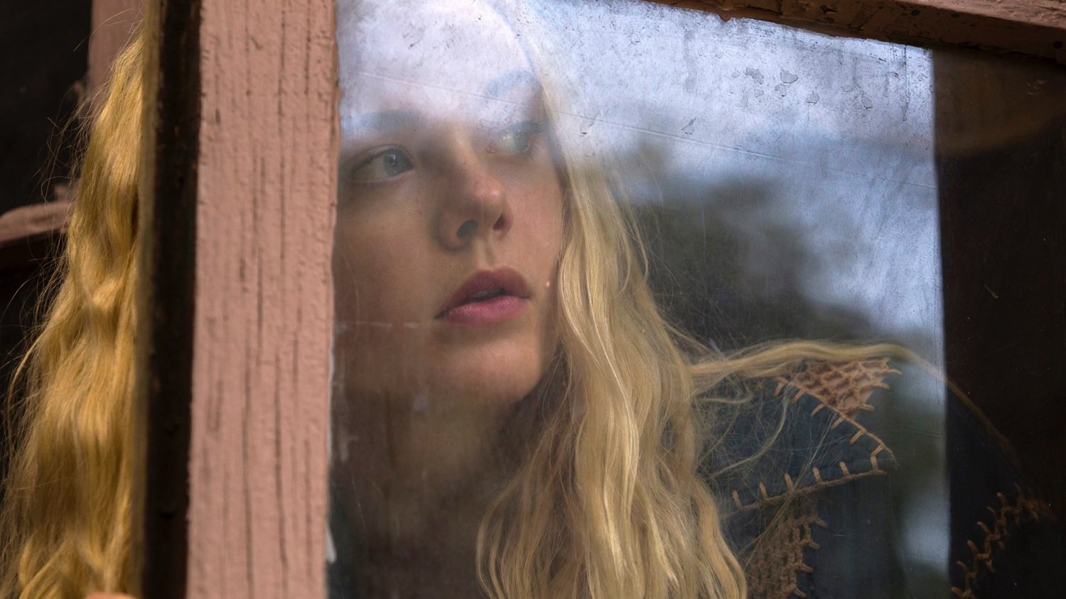 Elle Fanning in Talks To Star in New Standalone PREDATOR Movie BADLANDS — GeekTyrant