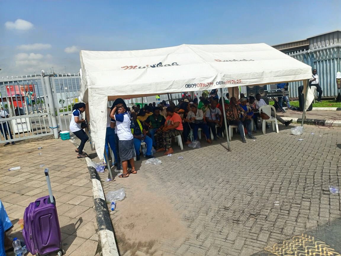 NLC Enforces Strike, Storms Polaris Bank in Lagos – TheNGblog