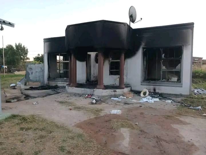 Pastor’s House Burnt Down, His Property Stolen After Community Accuses Him Of Kidnapping Children (Photos) – TheNGblog