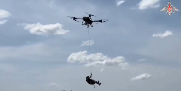 Russian Military Tests Heavy Drones Capable Of Carrying Commandos (Video) – TheNGblog