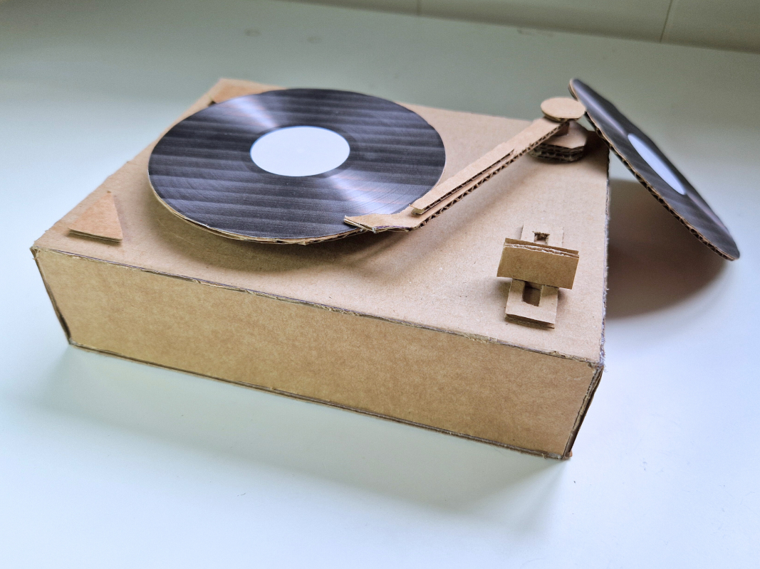 Swapping Vinyl For Cardboard With This ESP32 Turntable