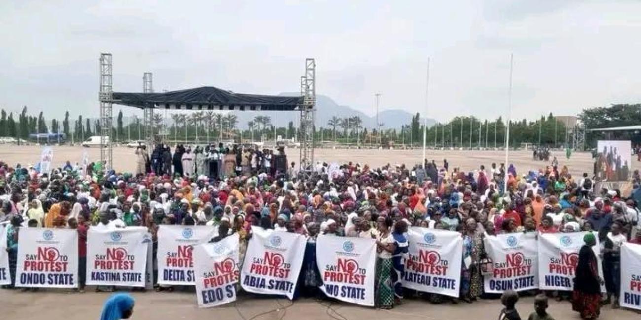 “They Promised Us Rice, APC Scammed Us” – Tinubu’s Protesters Stranded After Rally – TheNGblog