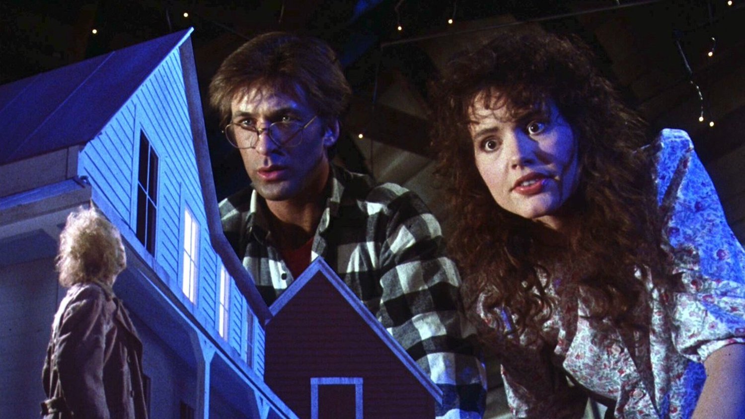 BEETLEJUICE BEETLEJUICE Script Originally Featured a Scene with Alec Baldwin and Geena Davis’ Characters — GeekTyrant