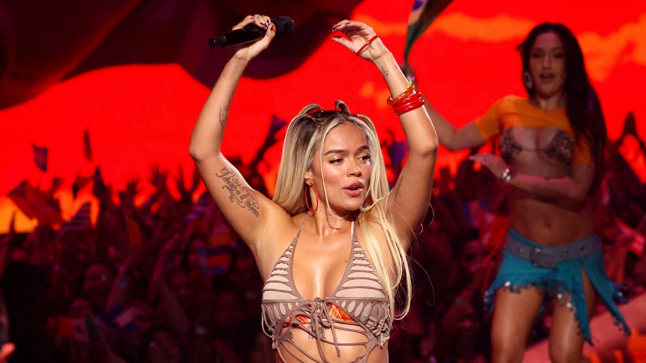 Karol G Performs “Si Antes Te Hubiera Conocido” at 2024 MTV VMAs: Watch