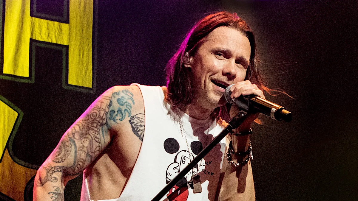 Myles Kennedy Unveils New Video “Miss You When You’re Gone”