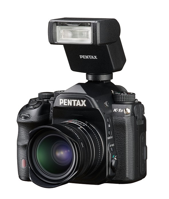 Ricoh announces a Pentax auto flash for DSLRs and GR-series compacts