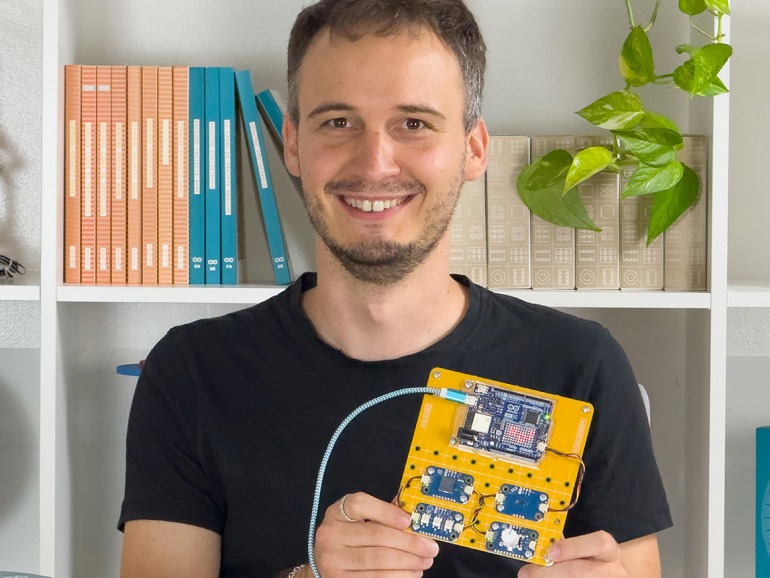 Two NEW Arduino Plug and Make Kit projects recreate iconic vintage games