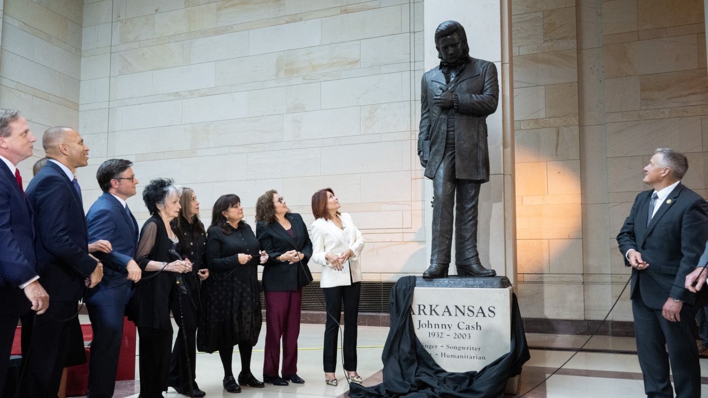 US Capitol statue of Johnny Cash depicts Arkansas’s history and progress : NPR