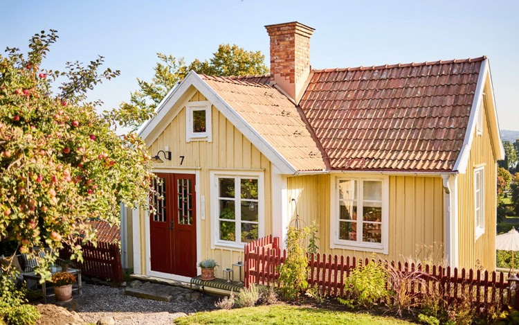 A Cosy Swedish Cottage by the Sea