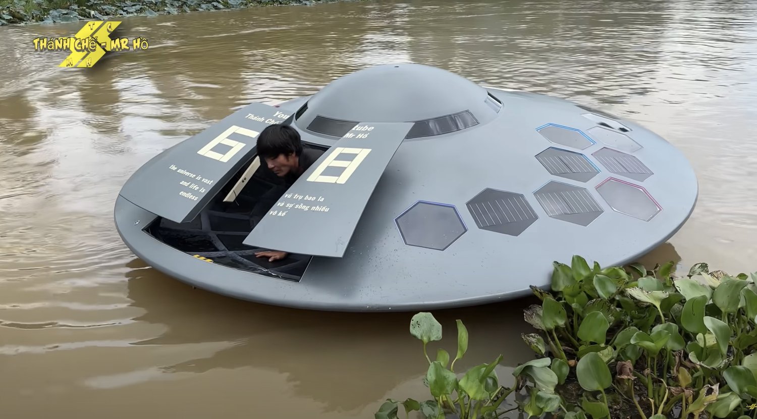 Check Out This Custom Made UFO Jet Boat in Action — GeekTyrant