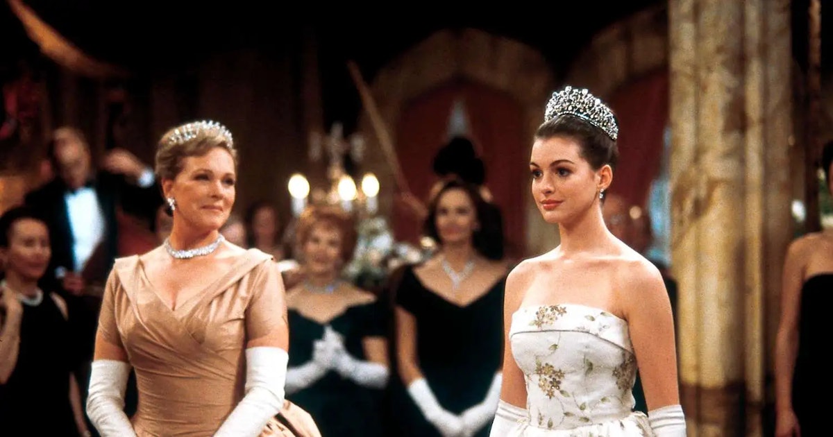 ‘The Princess Diaries 3’ Is Moving Forward, & Anne Hathaway Is On Board