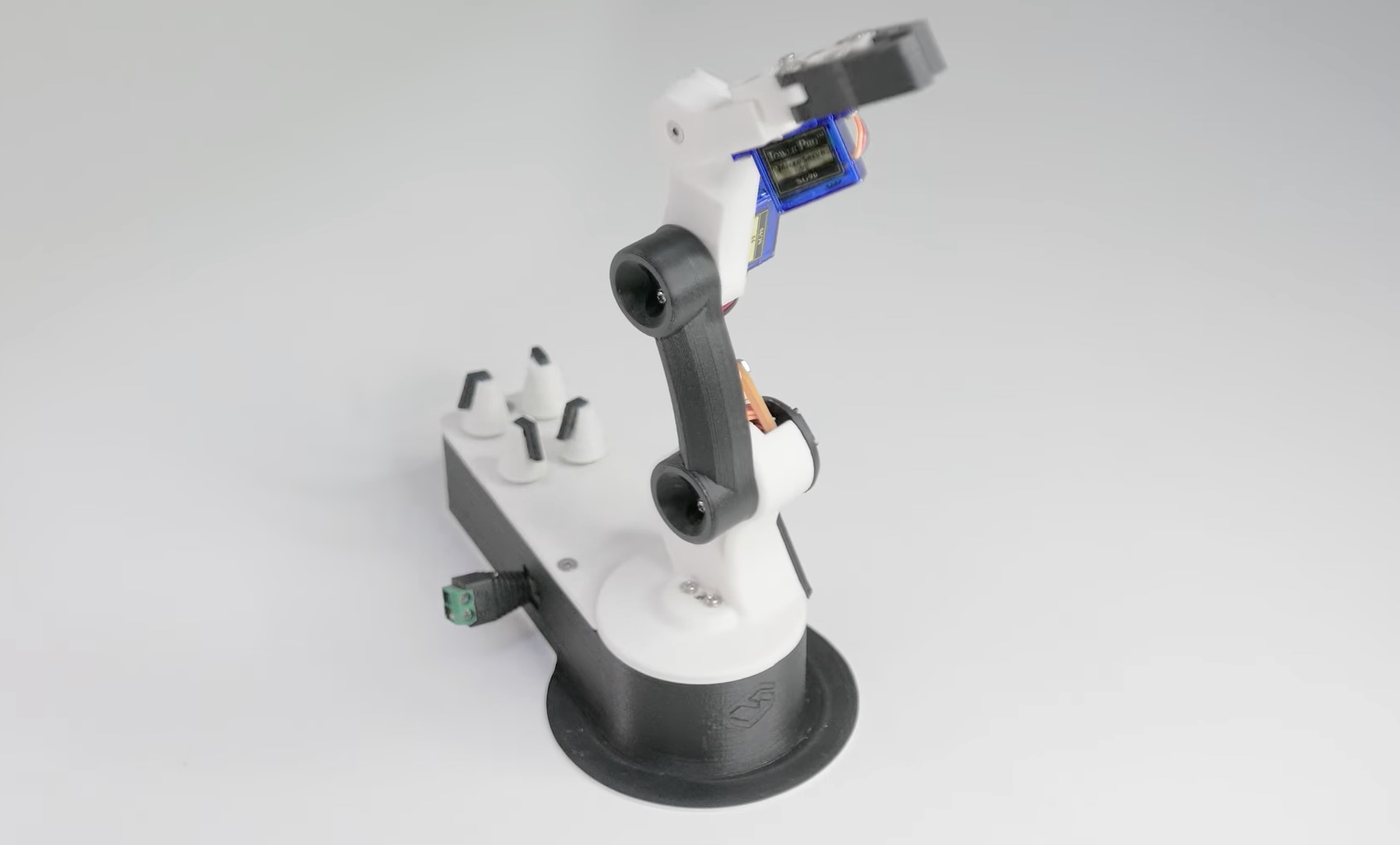 This 3D-printed robotic arm can be built with just a few inexpensive components